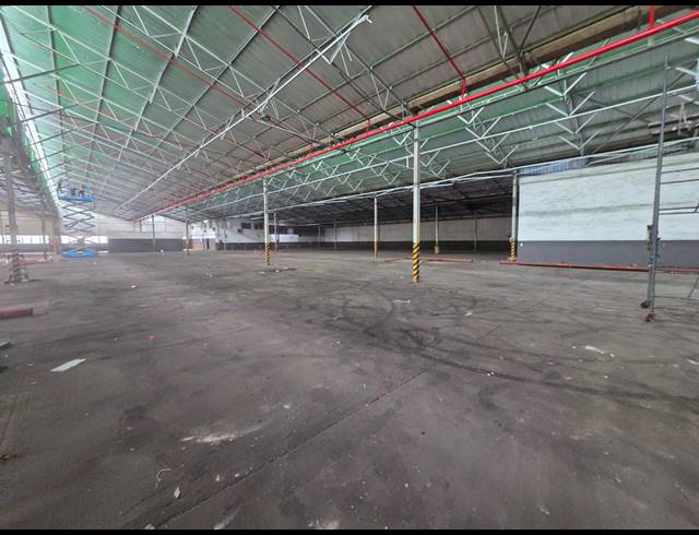 4,831M² WAREHOUSE TO LET IN CLAIRWOOD